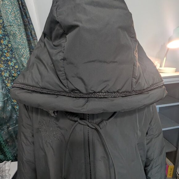 Tongcoi Women's Winter Water Resistant Warm Puffer Coat with Hood - Picture 4 of 13